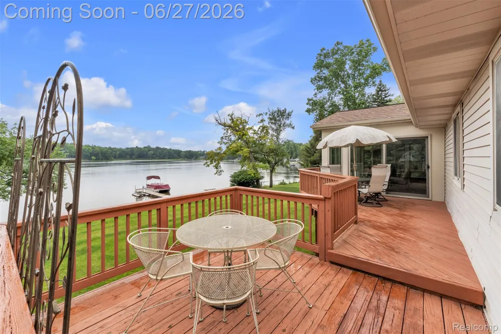 2276 Webster Park Drive Genoa Township, MI 48843