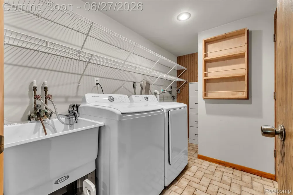 2276 Webster Park Drive Genoa Township, MI 48843