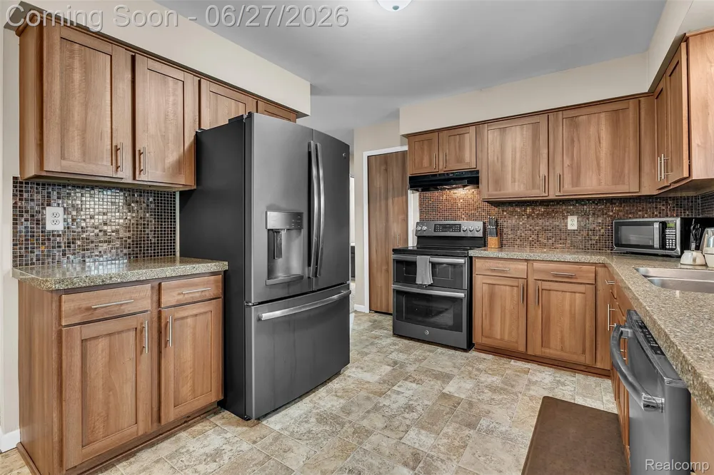 2276 Webster Park Drive Genoa Township, MI 48843