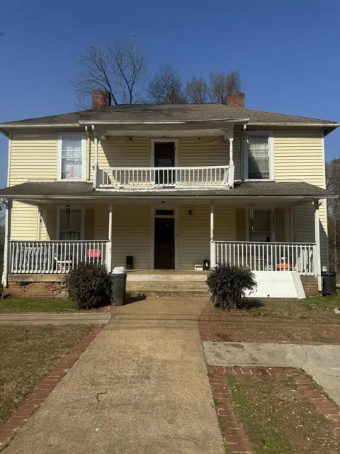 389 Market Street NE