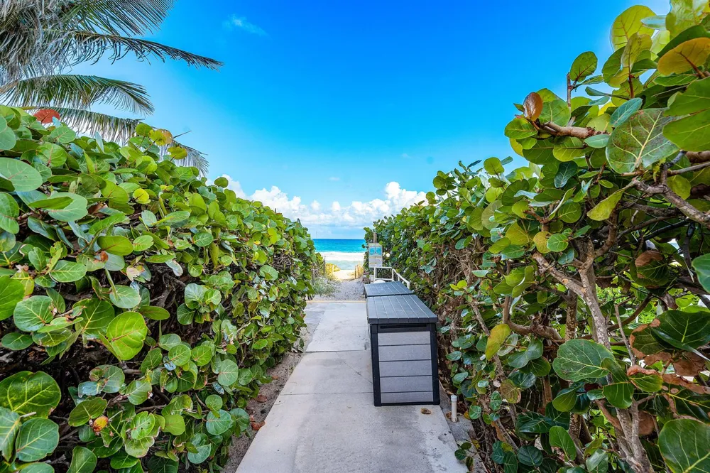 2760 S Ocean Boulevard #313 Palm Beach, FL 33480