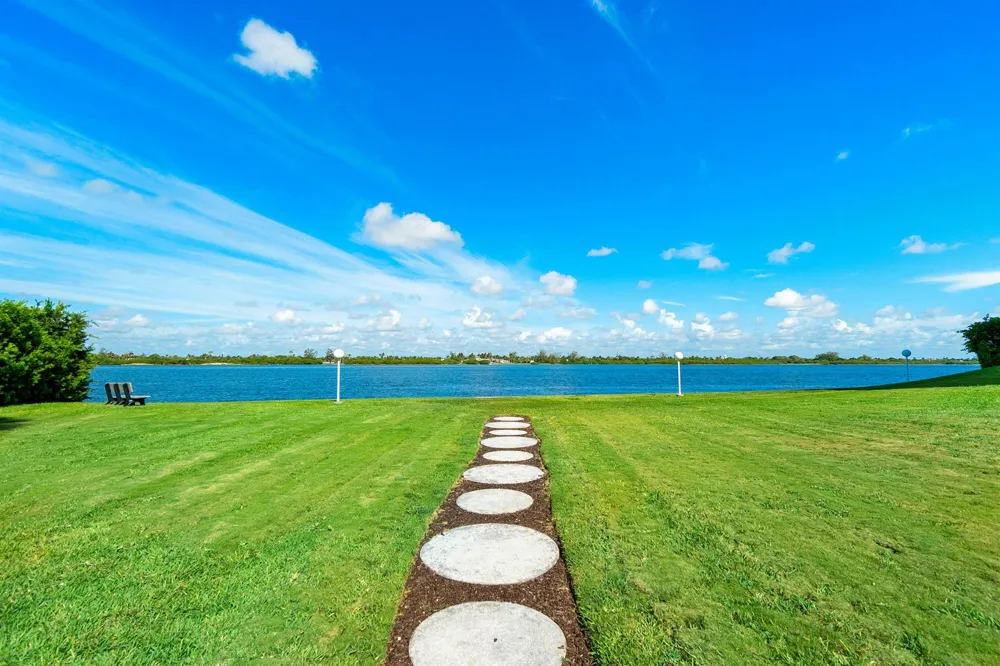 2760 S Ocean Boulevard #313 Palm Beach, FL 33480