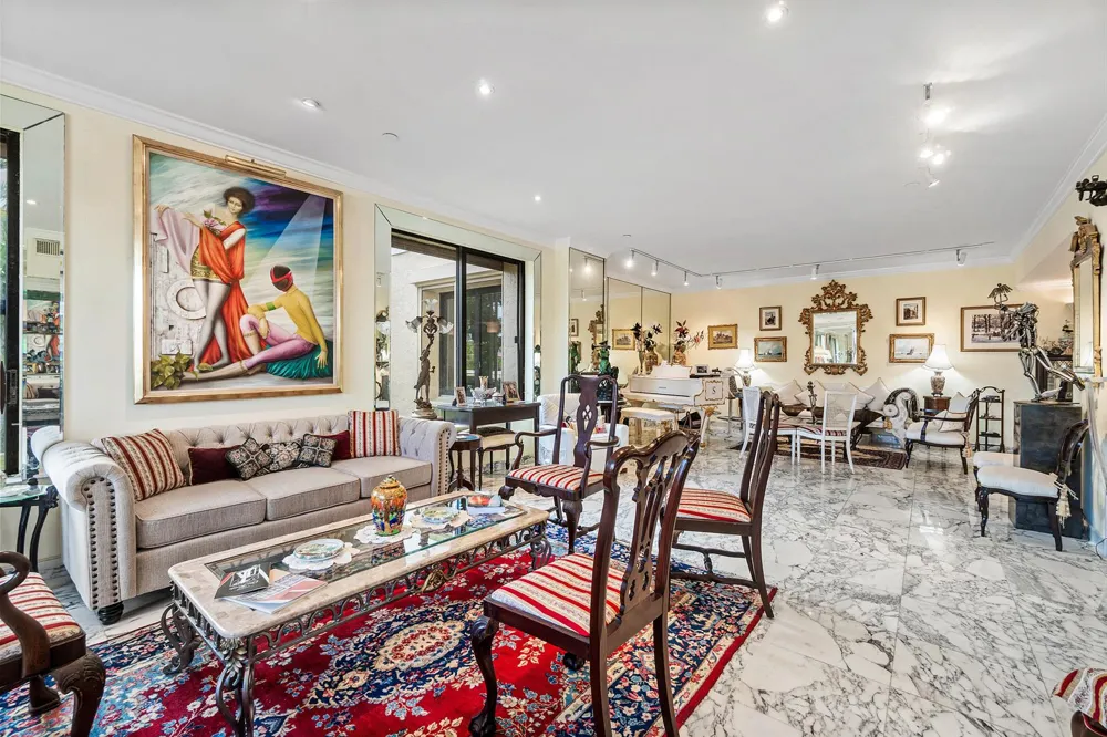 150 Bradley Place #101 Palm Beach, FL 33480