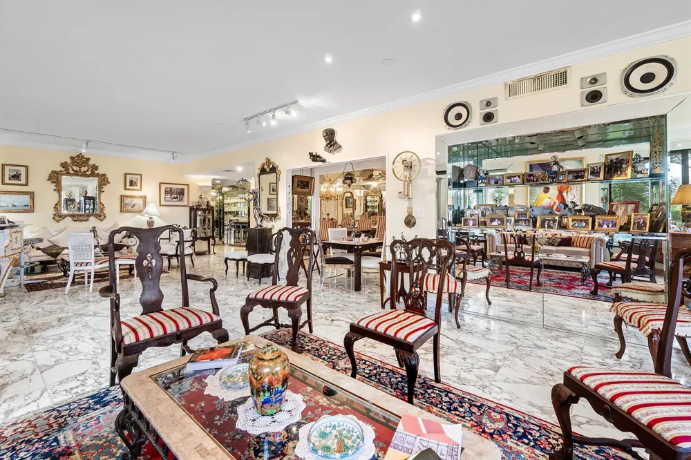 150 Bradley Place #101 Palm Beach, FL 33480
