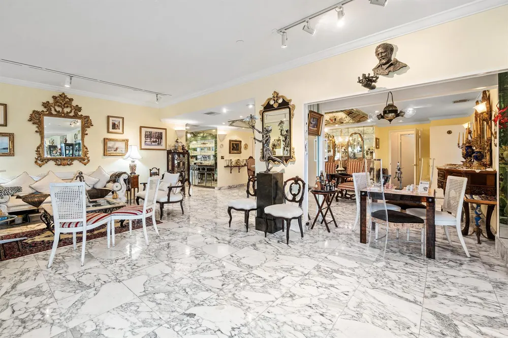 150 Bradley Place #101 Palm Beach, FL 33480