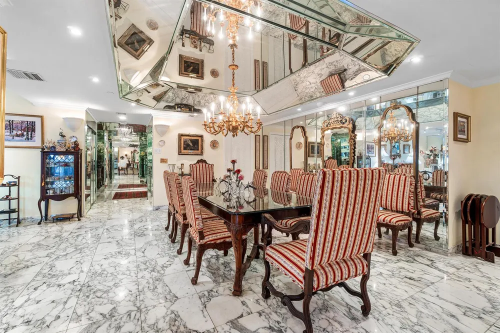 150 Bradley Place #101 Palm Beach, FL 33480