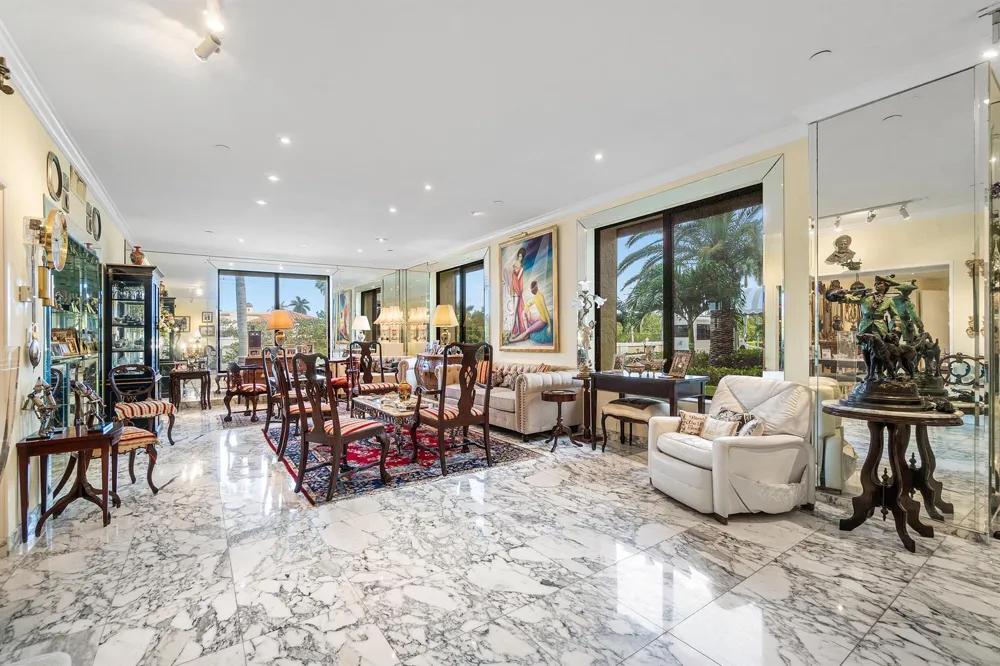 150 Bradley Place #101 Palm Beach, FL 33480