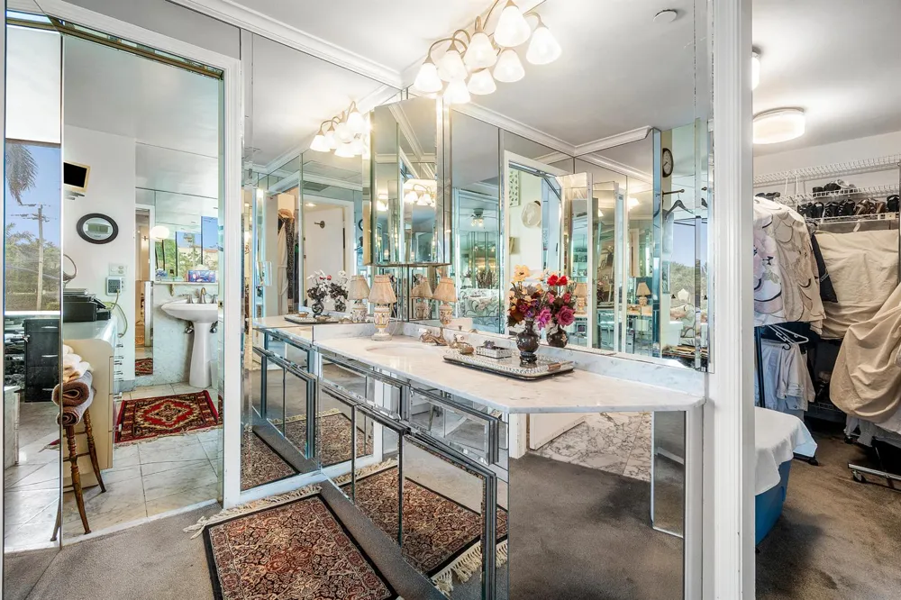 150 Bradley Place #101 Palm Beach, FL 33480