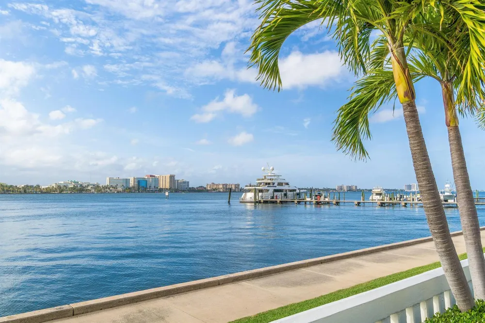 150 Bradley Place #101 Palm Beach, FL 33480