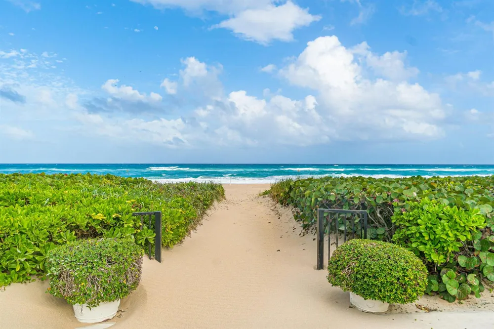 150 Bradley Place #101 Palm Beach, FL 33480