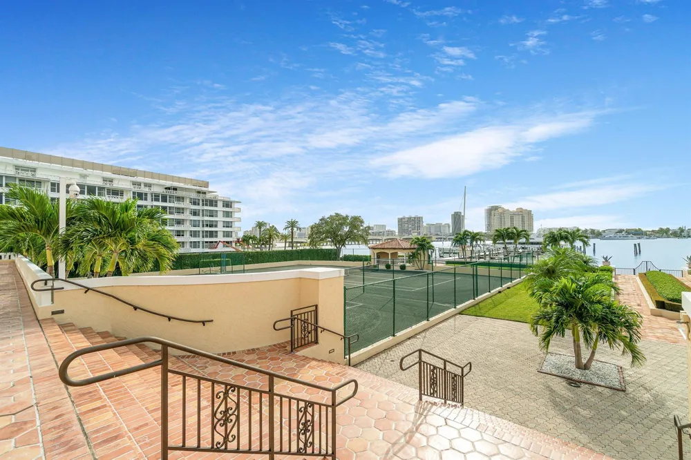 150 Bradley Place #101 Palm Beach, FL 33480