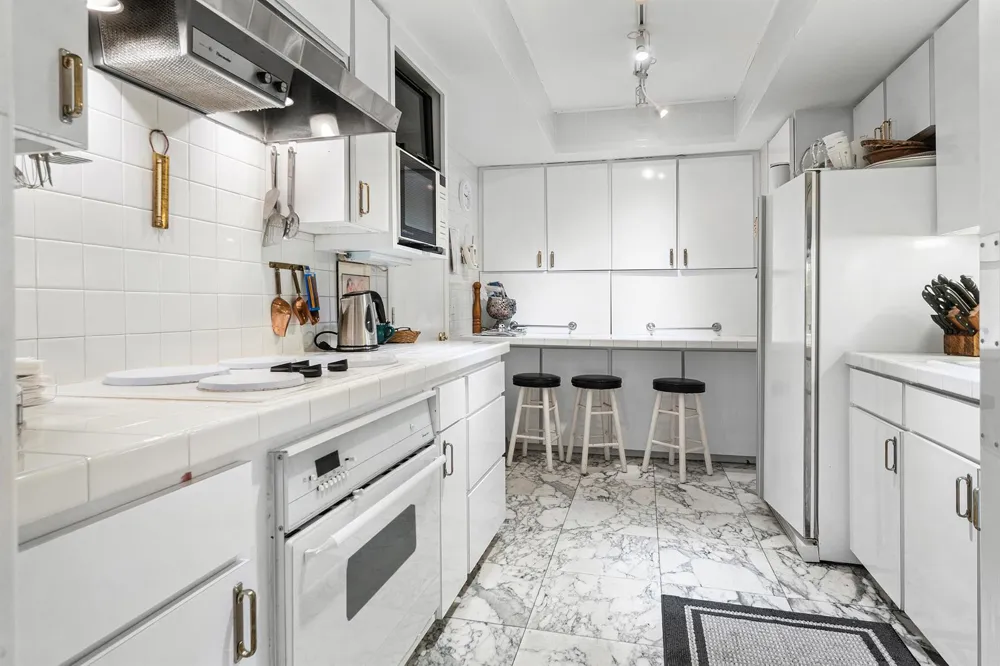 150 Bradley Place #101 Palm Beach, FL 33480