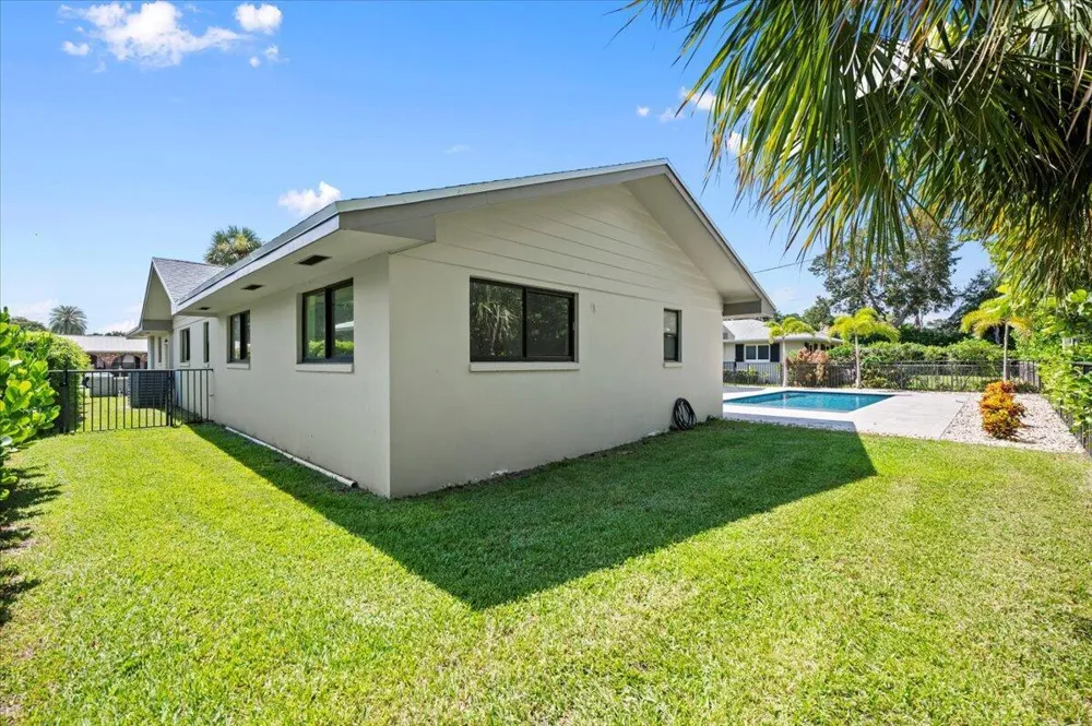 11569 Landing Place North Palm Beach, FL 33408