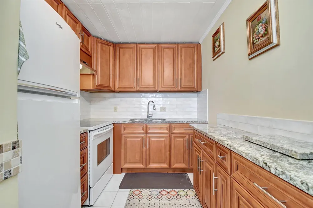 400 Village Green Circle W #212 Palm Springs, FL 33461