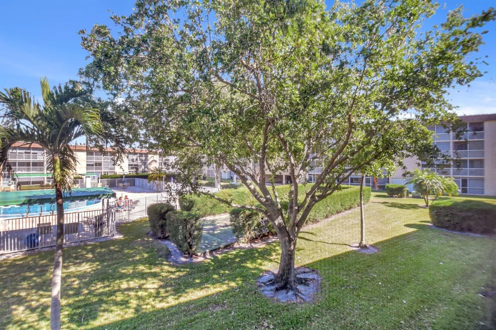 400 Village Green Circle W #212 Palm Springs, FL 33461