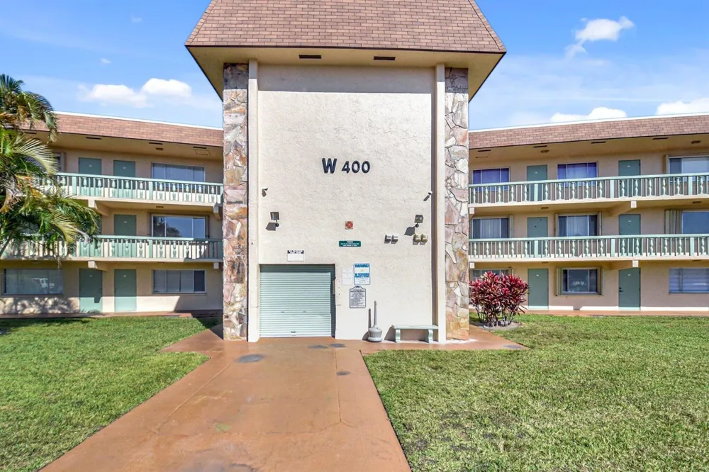 400 Village Green Circle W #212 Palm Springs, FL 33461