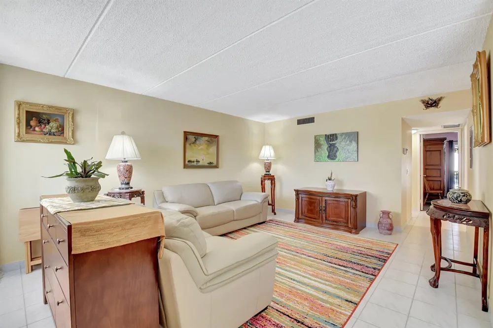 400 Village Green Circle W #212 Palm Springs, FL 33461
