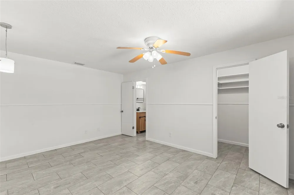 4960 DOVER STREET NE St Petersburg, FL 33703