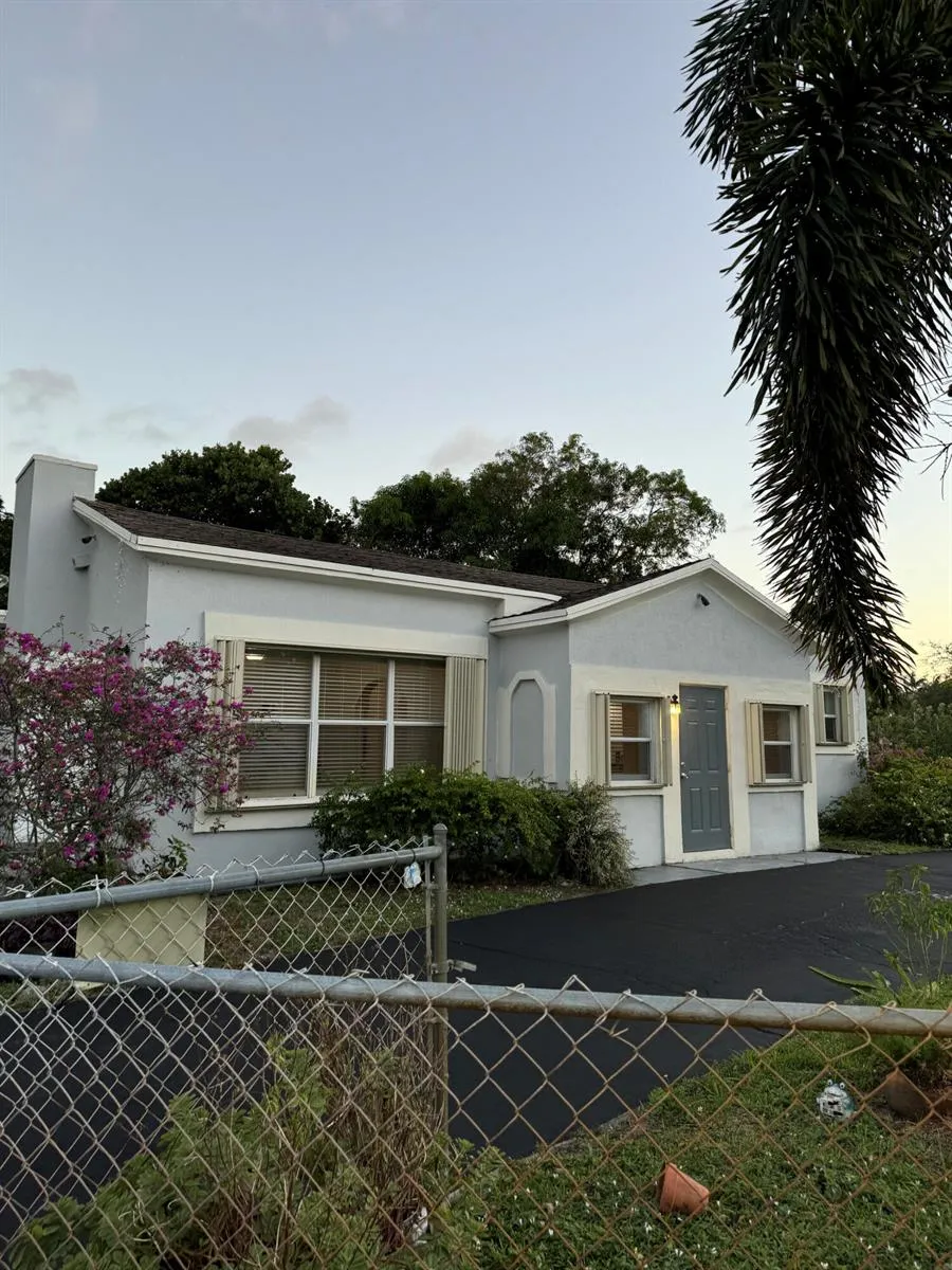 701 SW 8th Avenue Delray Beach, FL 33444