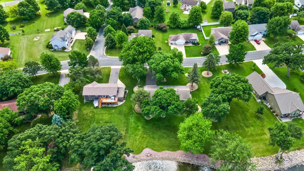 830 Lakewood Drive SW Hutchinson, MN 55350