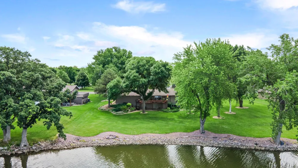 830 Lakewood Drive SW Hutchinson, MN 55350
