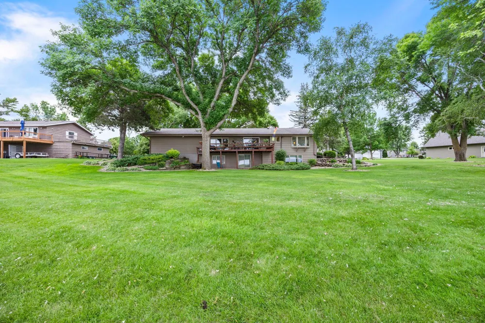 830 Lakewood Drive SW Hutchinson, MN 55350