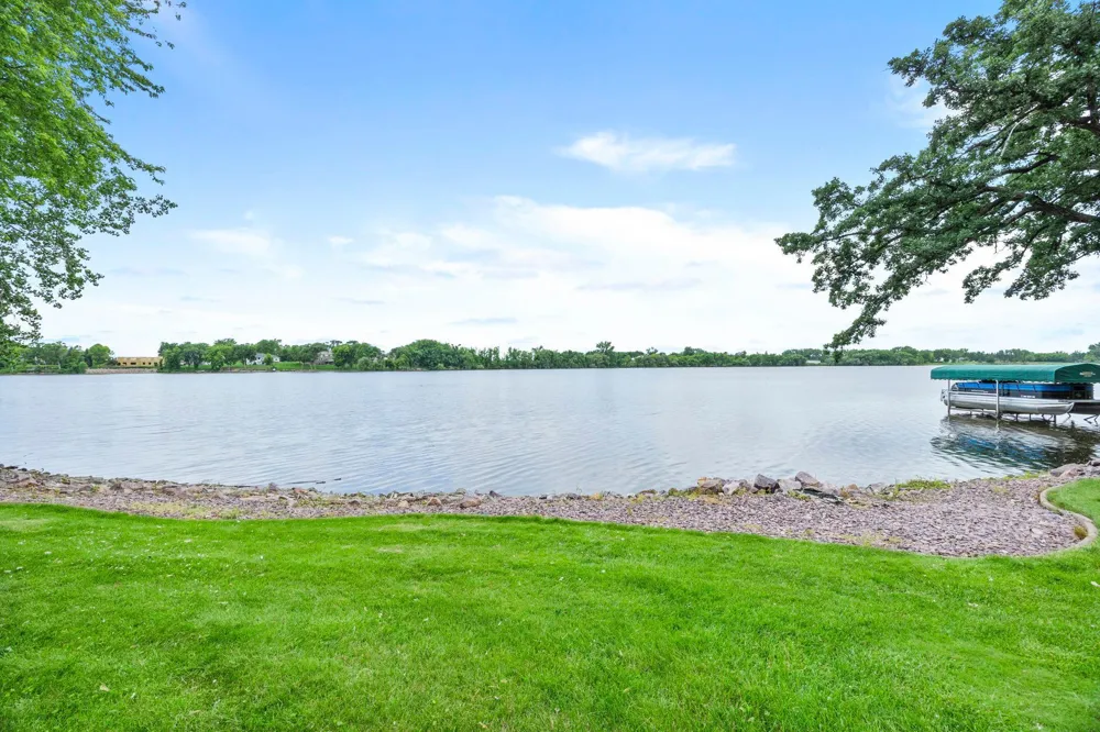 830 Lakewood Drive SW Hutchinson, MN 55350