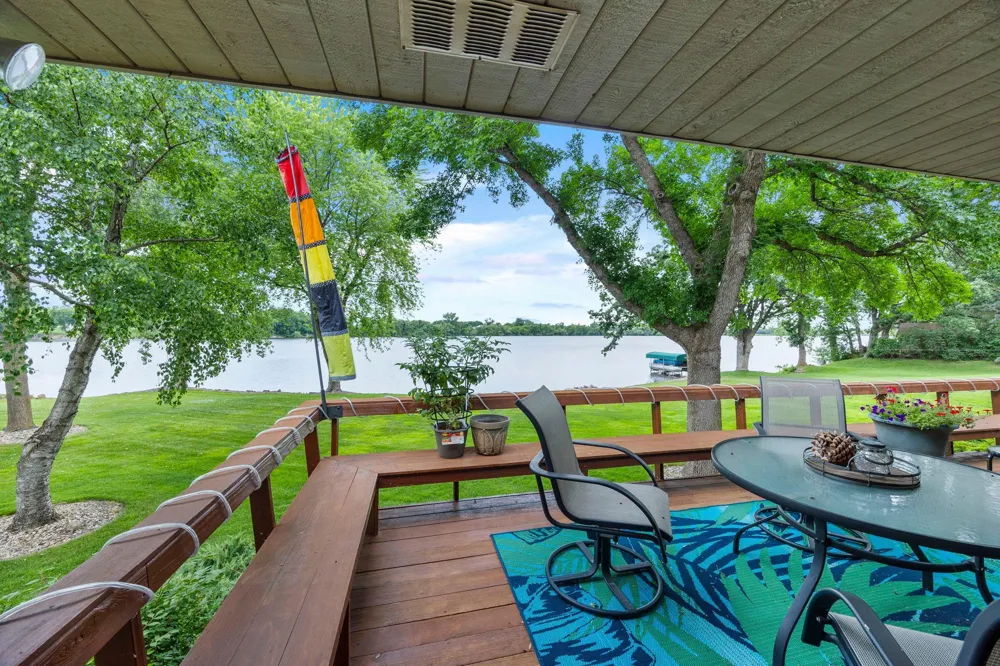 830 Lakewood Drive SW Hutchinson, MN 55350