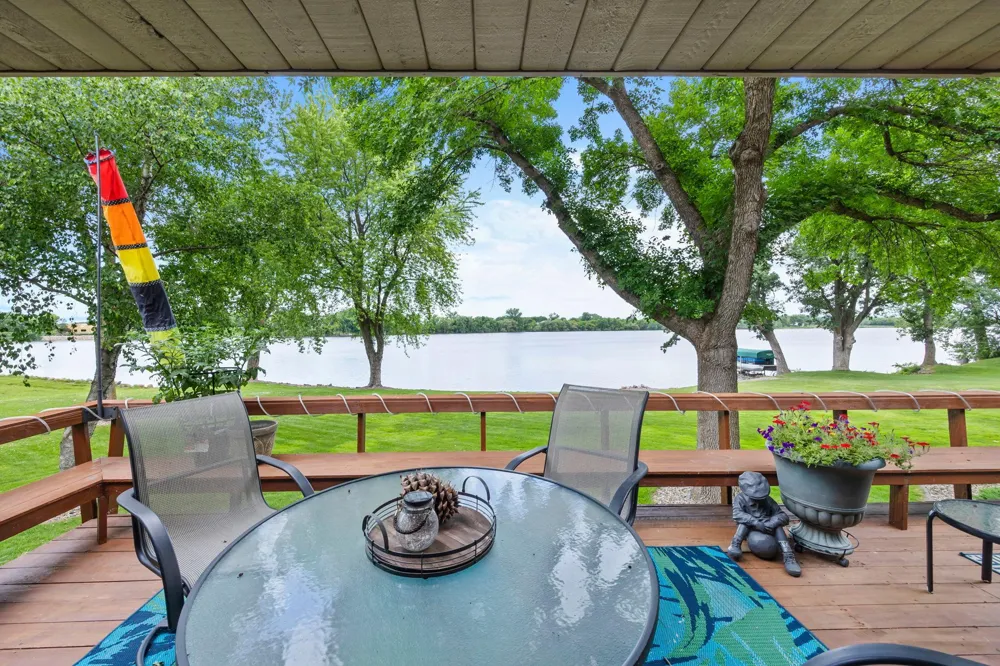 830 Lakewood Drive SW Hutchinson, MN 55350