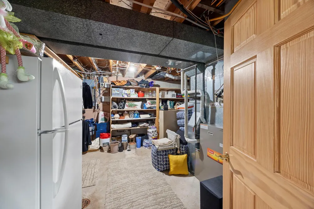 830 Lakewood Drive SW Hutchinson, MN 55350