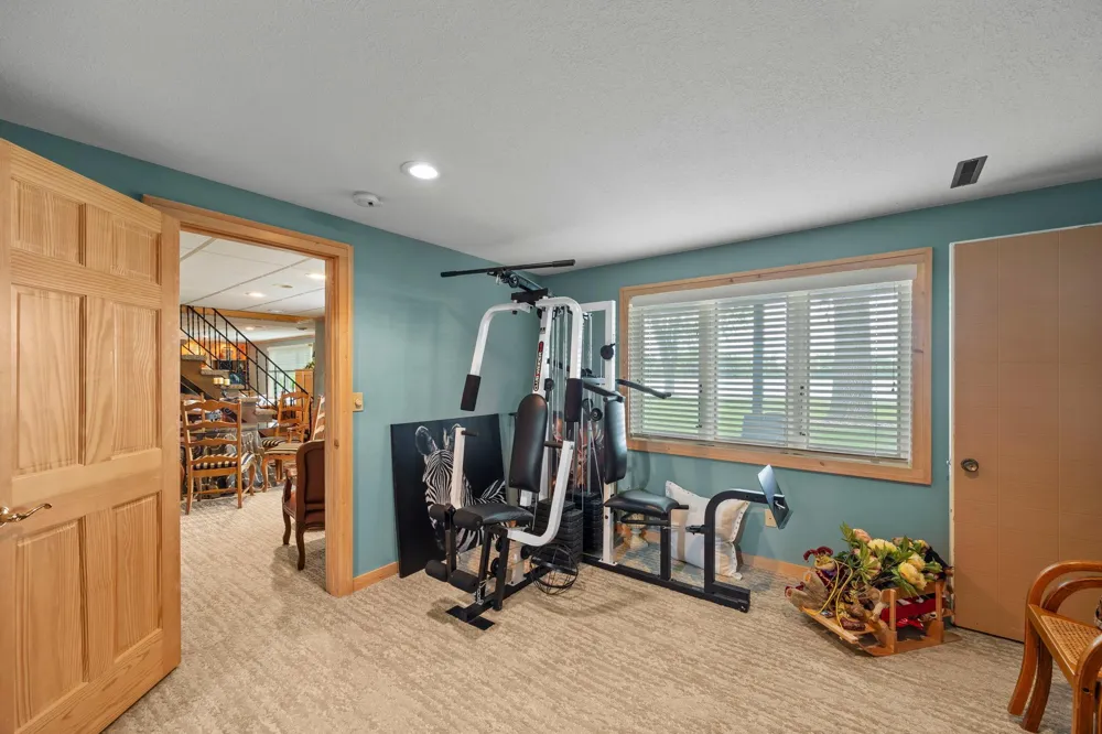 830 Lakewood Drive SW Hutchinson, MN 55350