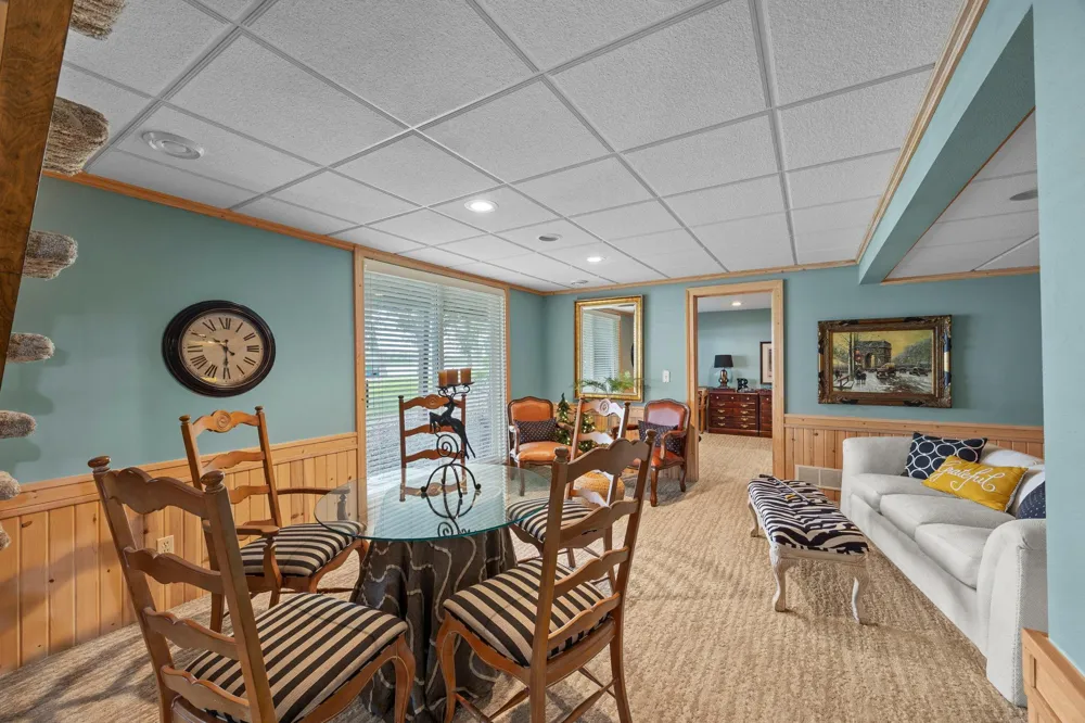 830 Lakewood Drive SW Hutchinson, MN 55350