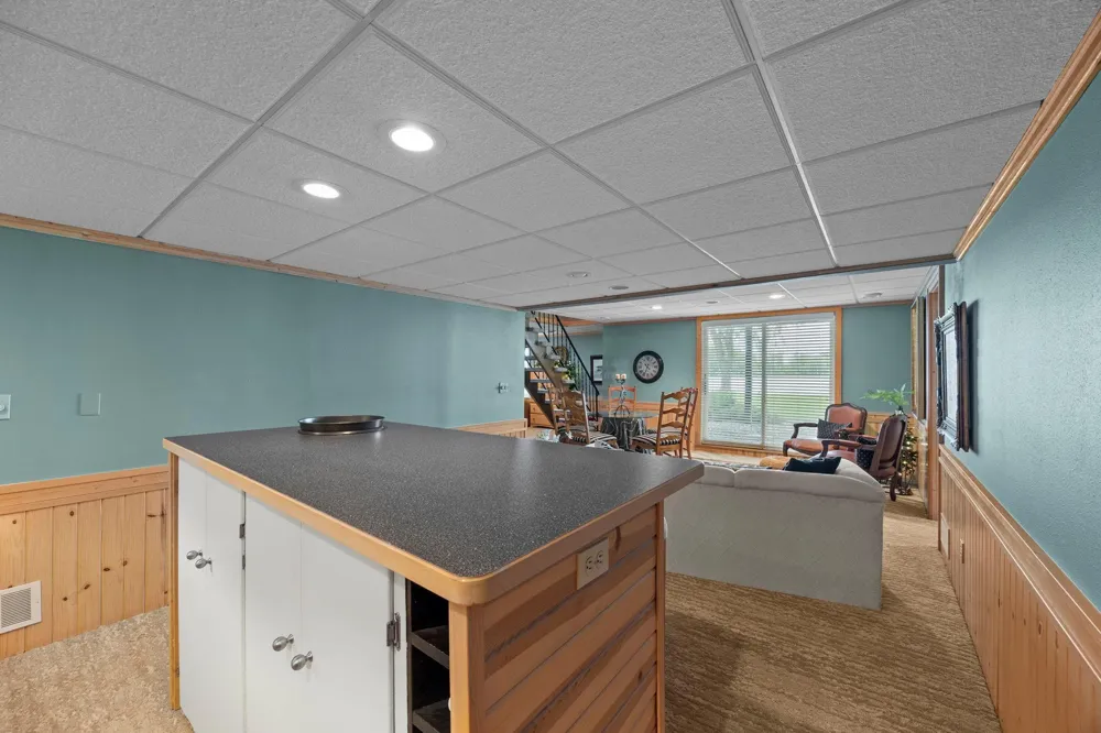 830 Lakewood Drive SW Hutchinson, MN 55350