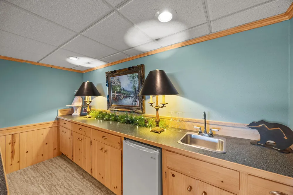 830 Lakewood Drive SW Hutchinson, MN 55350