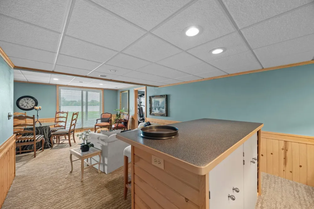 830 Lakewood Drive SW Hutchinson, MN 55350