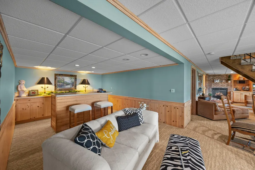 830 Lakewood Drive SW Hutchinson, MN 55350