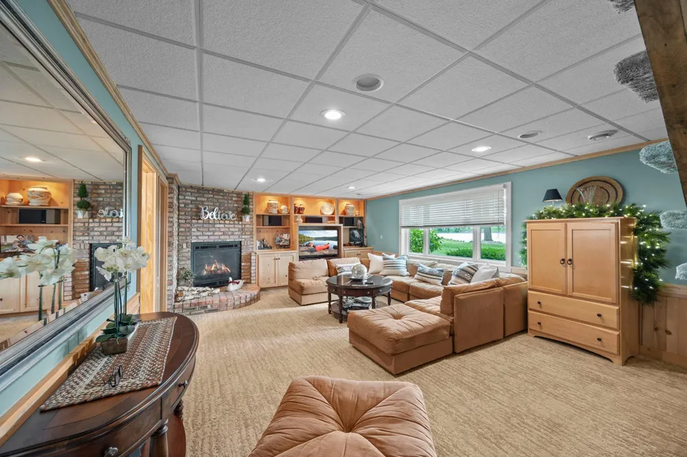 830 Lakewood Drive SW Hutchinson, MN 55350