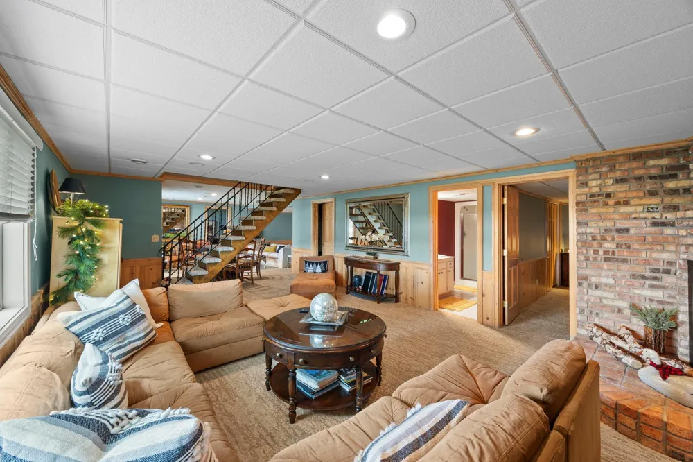 830 Lakewood Drive SW Hutchinson, MN 55350
