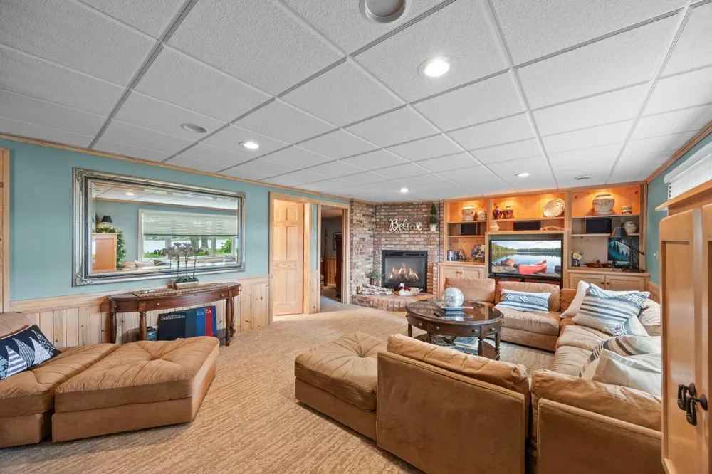 830 Lakewood Drive SW Hutchinson, MN 55350