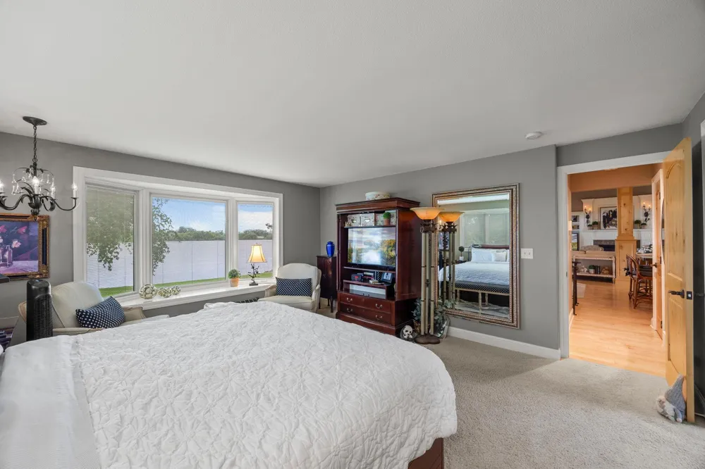 830 Lakewood Drive SW Hutchinson, MN 55350