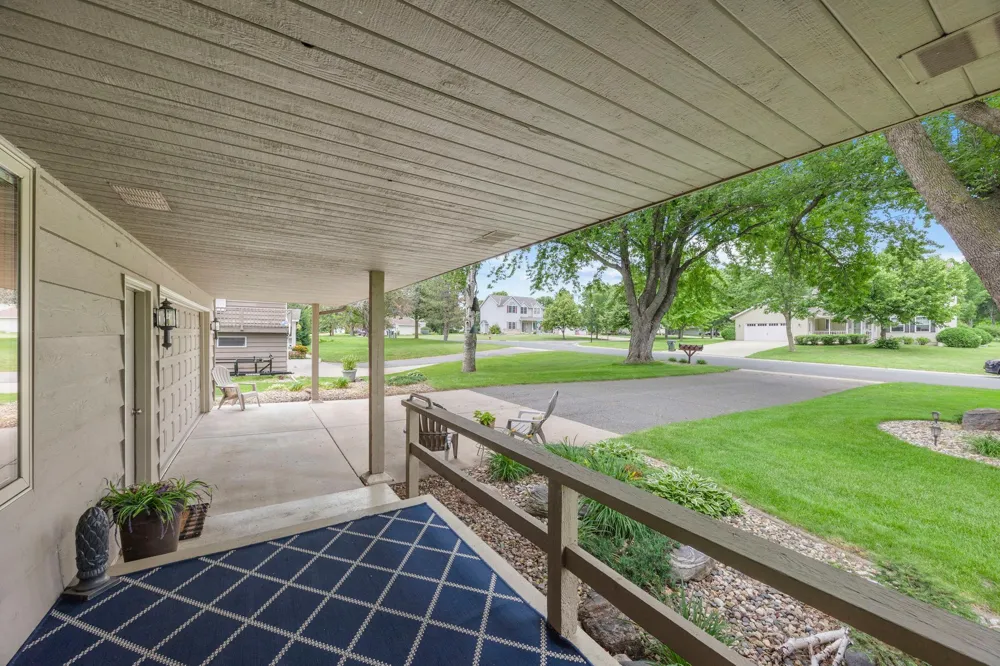 830 Lakewood Drive SW Hutchinson, MN 55350