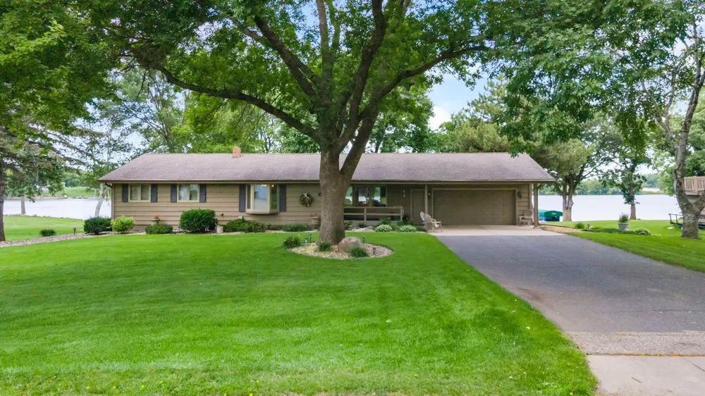 830 Lakewood Drive SW Hutchinson, MN 55350
