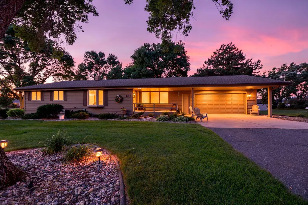830 Lakewood Drive SW Hutchinson, MN 55350