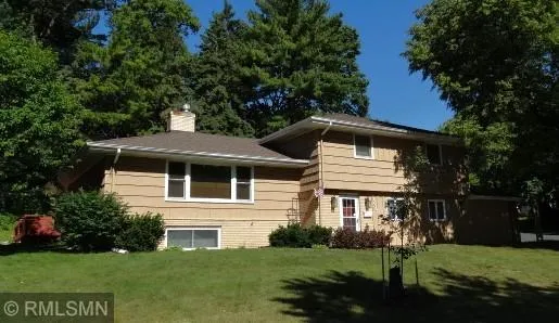 1627 Deerwood Drive South Saint Paul, MN 55075