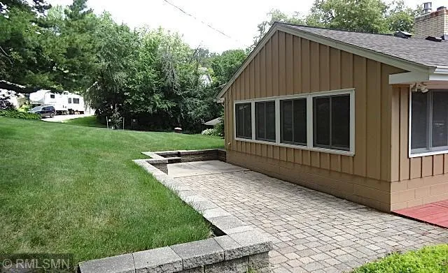 1627 Deerwood Drive South Saint Paul, MN 55075