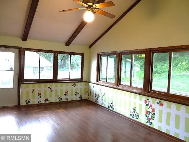 1627 Deerwood Drive South Saint Paul, MN 55075