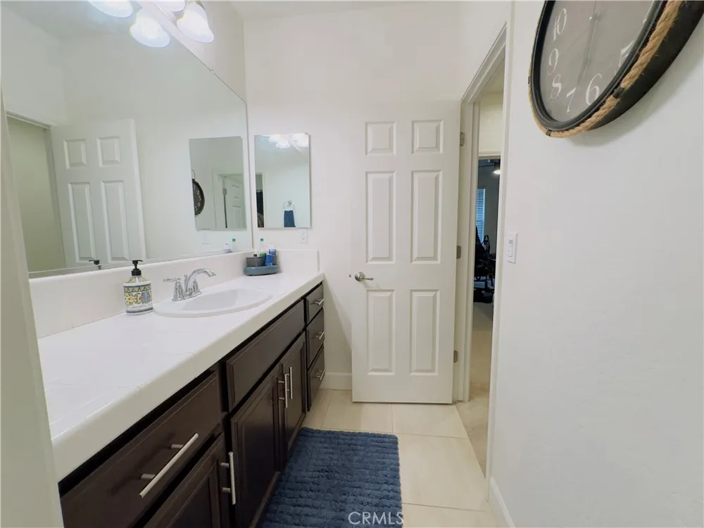 1849 W Porter Visalia, CA 93291