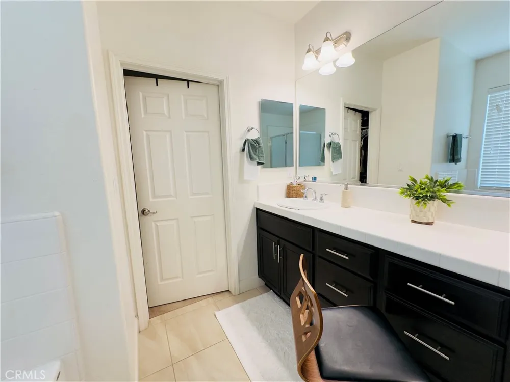 1849 W Porter Visalia, CA 93291