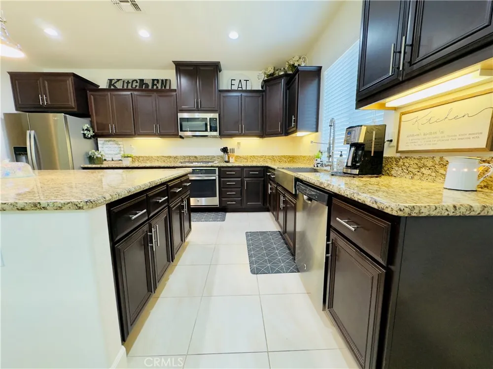 1849 W Porter Visalia, CA 93291