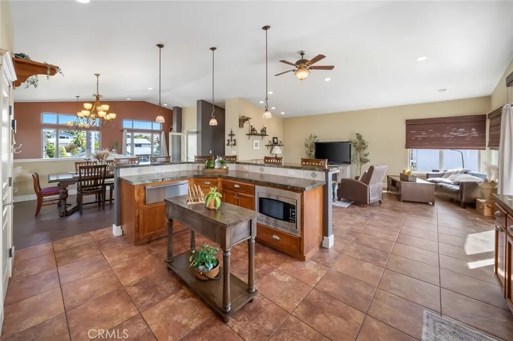 159 Ash Avenue Cayucos, CA 93430